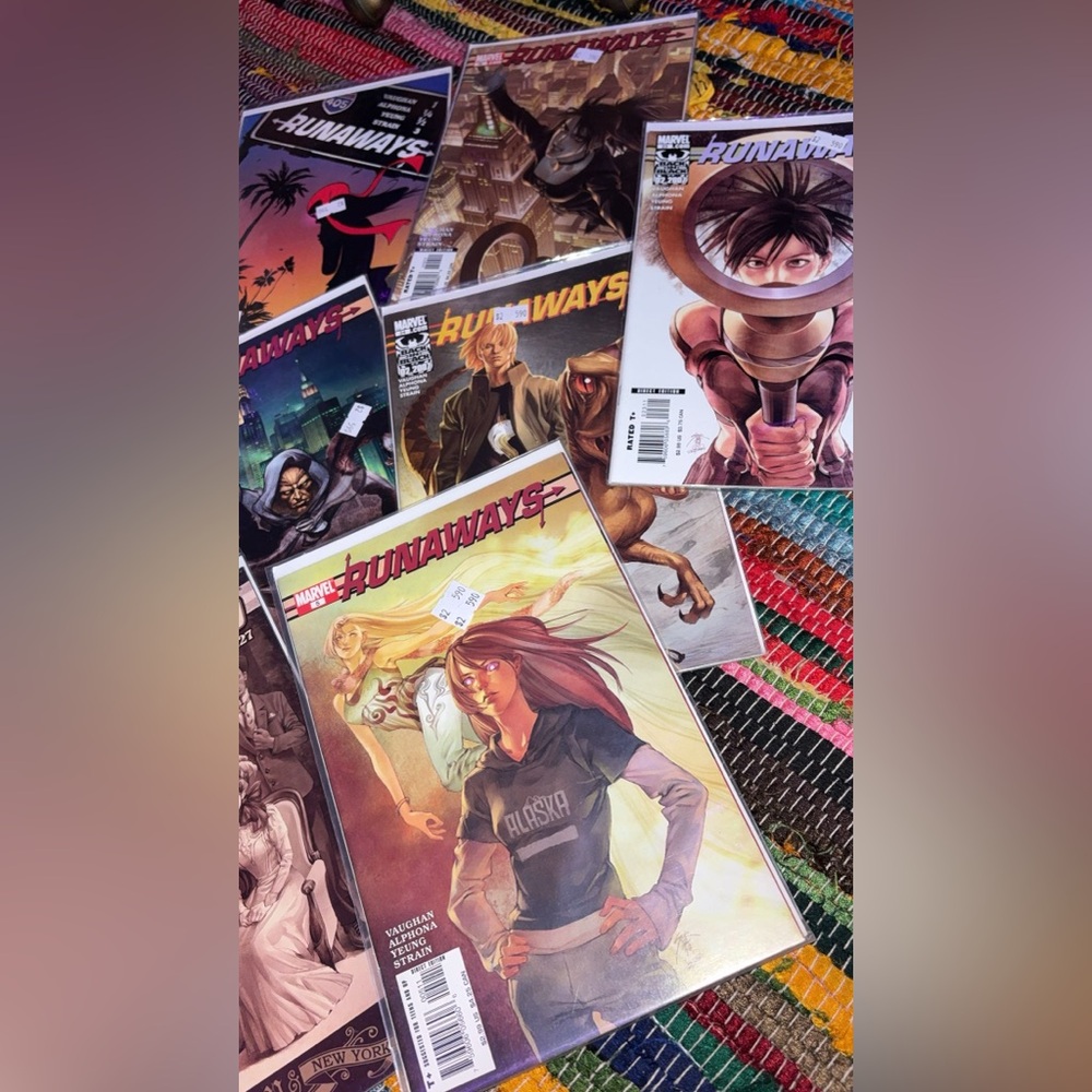 Marvel Runaways Comic Collection - image 5